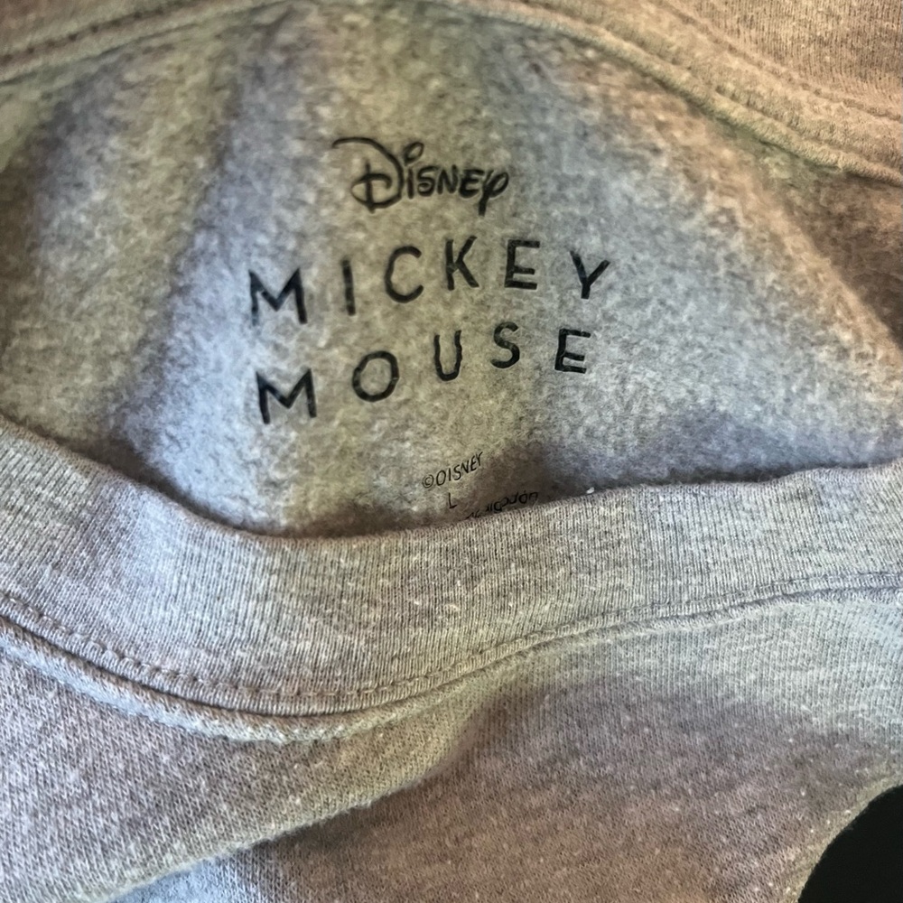 Disney Mickey Mouse Heather Gray cropped Sweatshirt Mickey Santa Hat Sz L - Picture 8 of 9